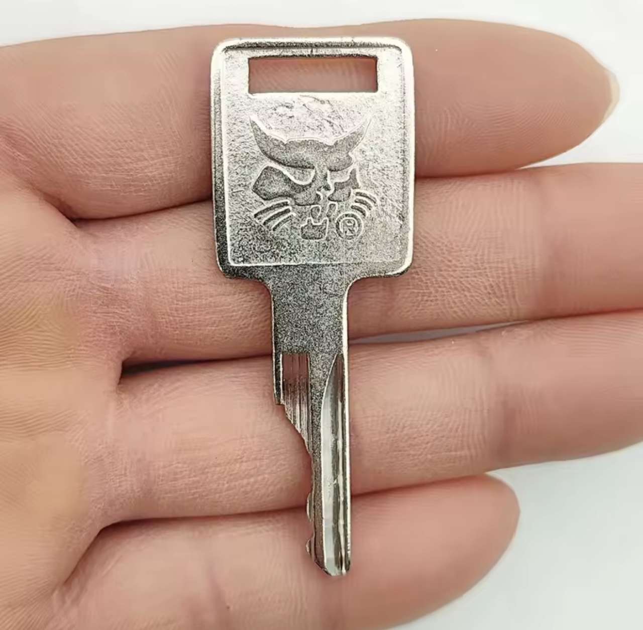 House key 🔐 applicable to S550, s185 skid steer loader