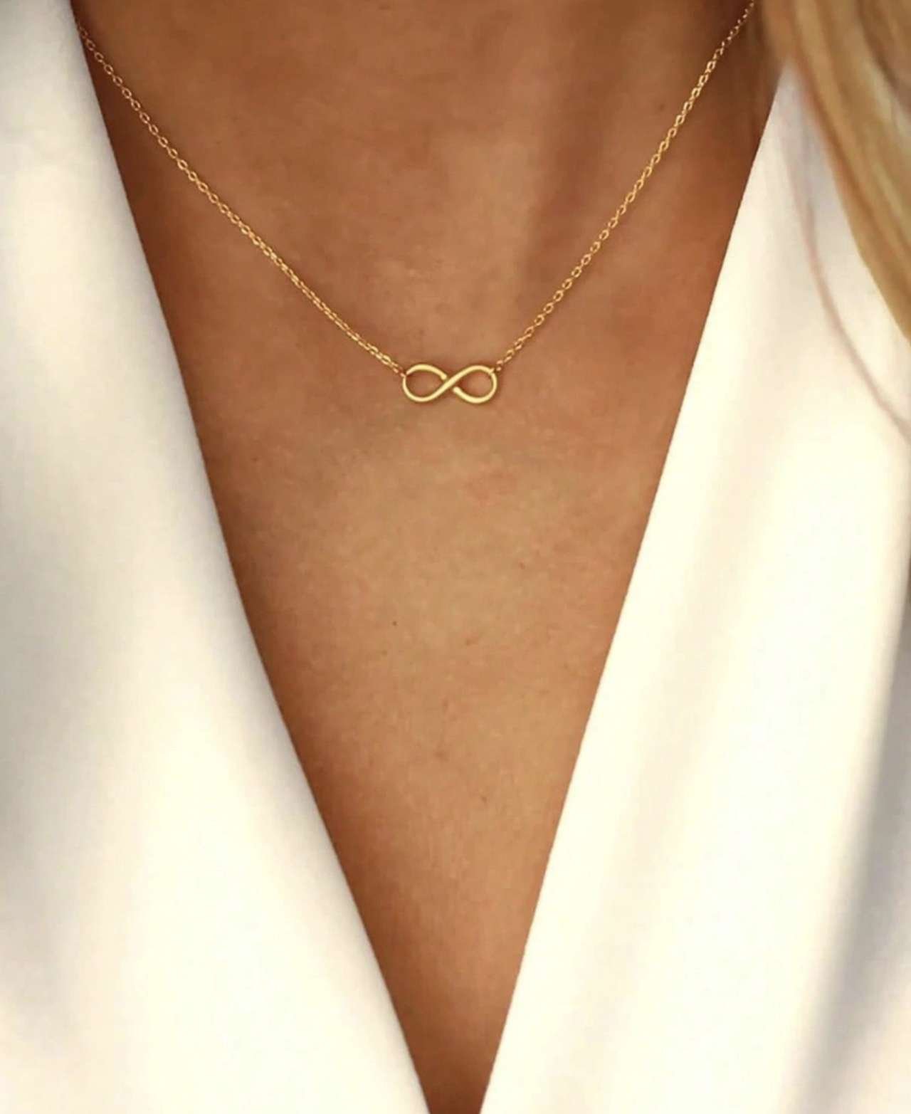 TONSI 1pc 18K Gold Plated Titanium Steel Infinity Loop Necklace, Fashionable Minimalist