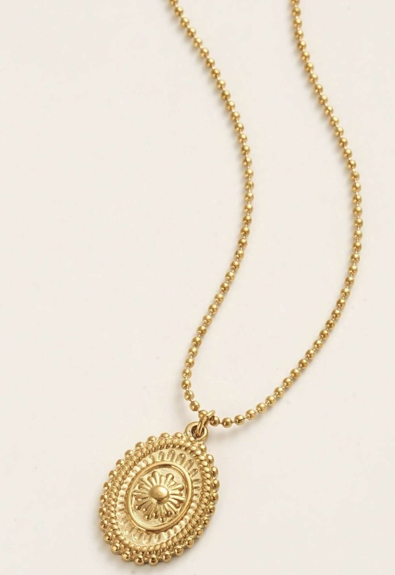 1pc 18K Gold Plated Waterproof Stainless Steel Minimalist Oval Sun Pendant Necklace, Gold