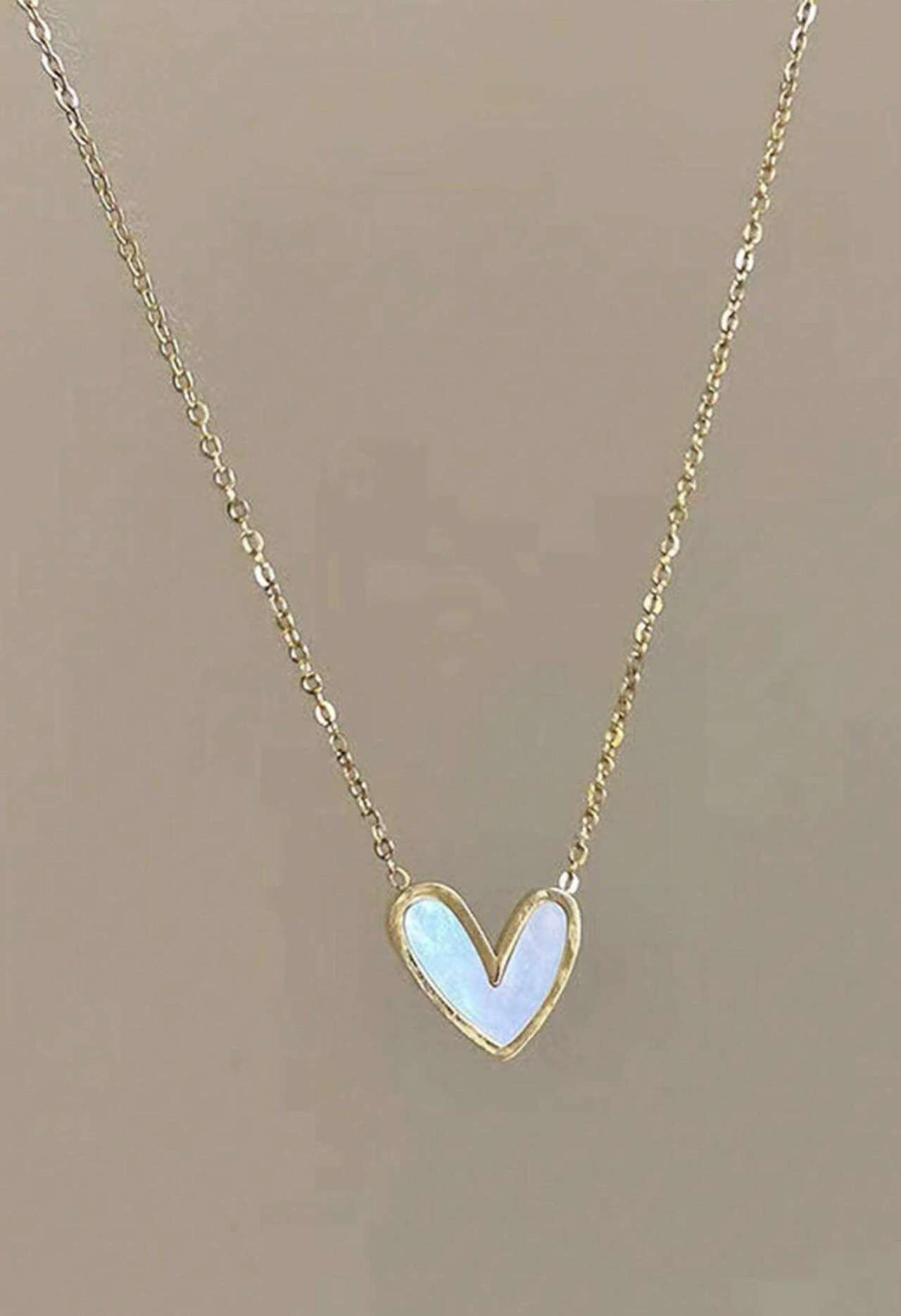1pc Ins Style Gold-Toned Heart Pendant Necklace, Niche Fashionable Clavicle Chain Jewelry For Ladies