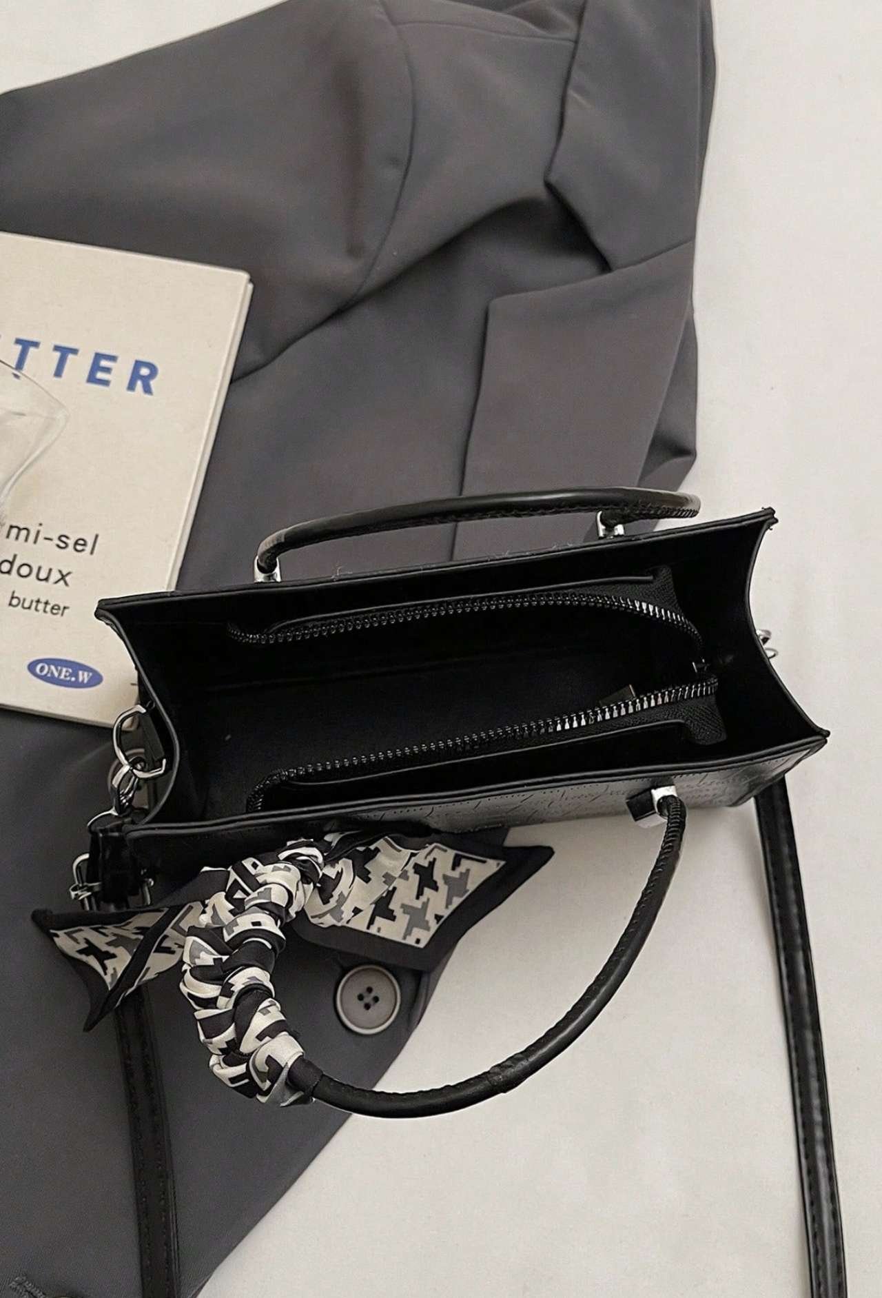 New Retro Fashion Crease Mini Top Handle Bag, Decorated With Scarf, Zipper Closure, Adjustable Long 