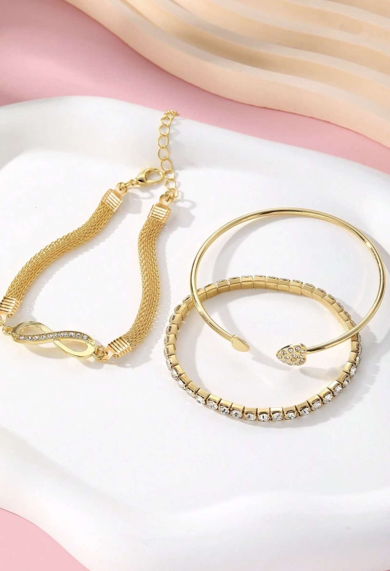 3pcs/Set Luxury Fashion Minimalist Personalized Rhinestone Butterfly & Heart Layered Bangle Bracelet