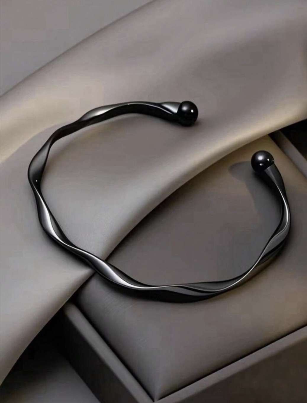 1pc Fashionable Elegant Minimalist Resin Wavy Design Bangle Bracelet, Unique Personalized, Luxe Vibe
